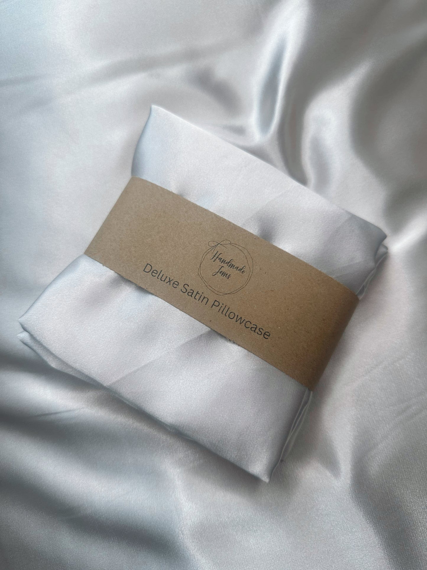 White Deluxe Satin Gift Set